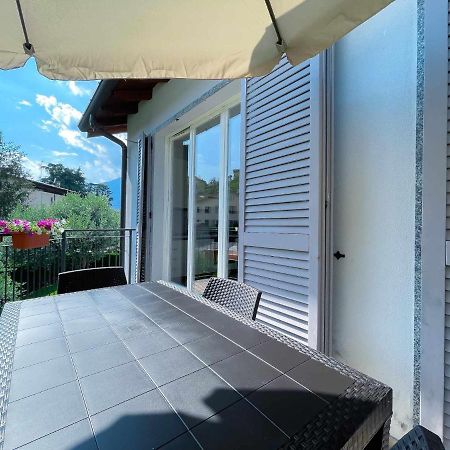 La Spiaggia Apartment Беладжо Екстериор снимка