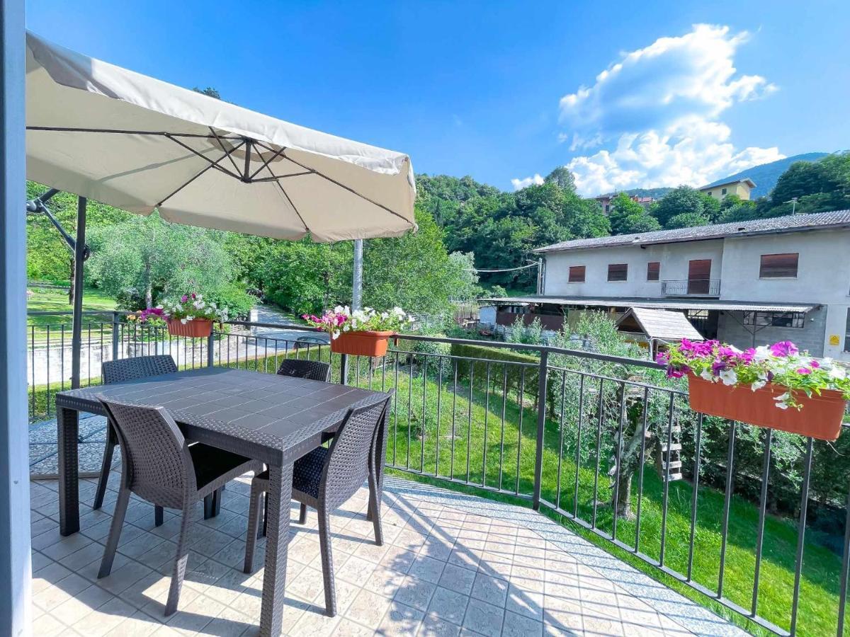 La Spiaggia Apartment Беладжо Екстериор снимка