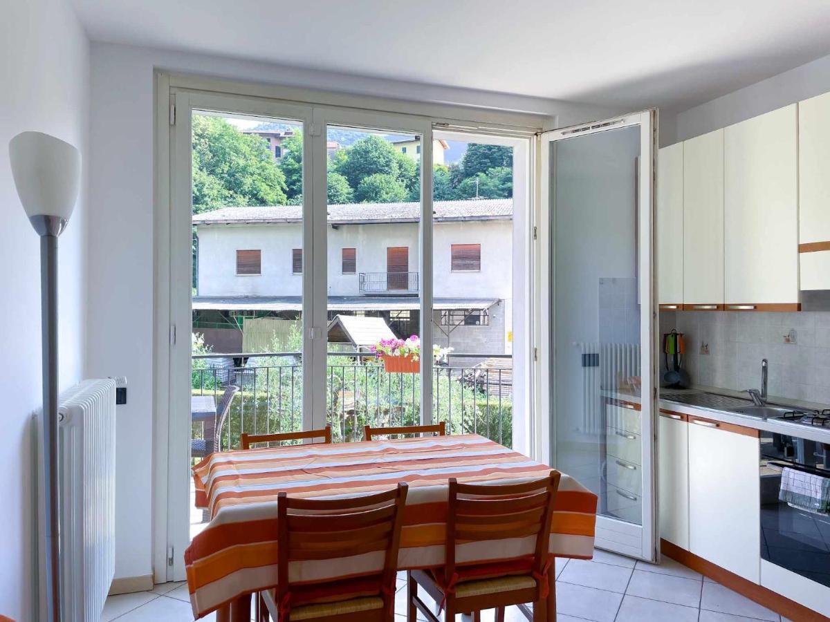 La Spiaggia Apartment Беладжо Екстериор снимка