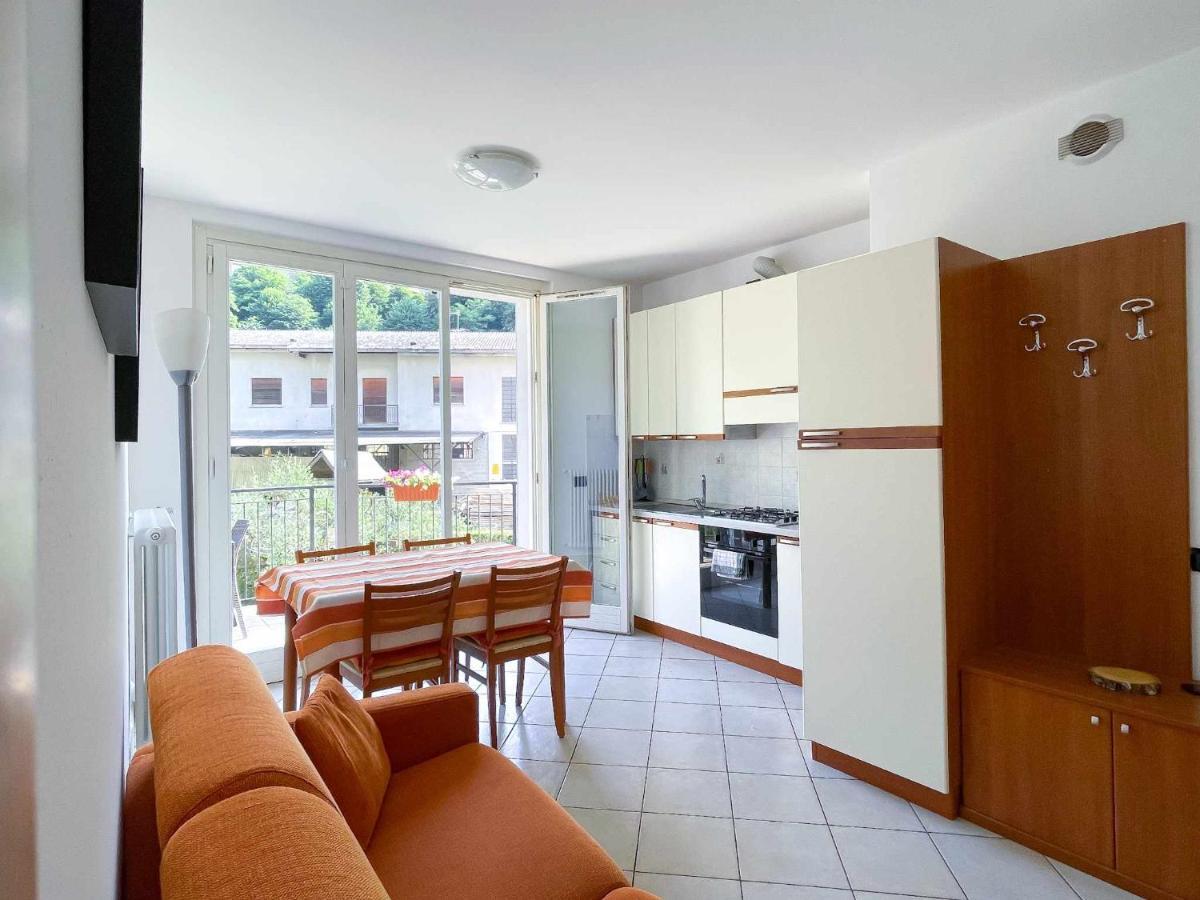 La Spiaggia Apartment Беладжо Екстериор снимка
