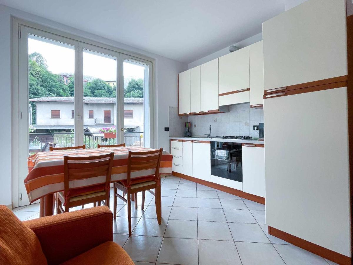 La Spiaggia Apartment Беладжо Екстериор снимка