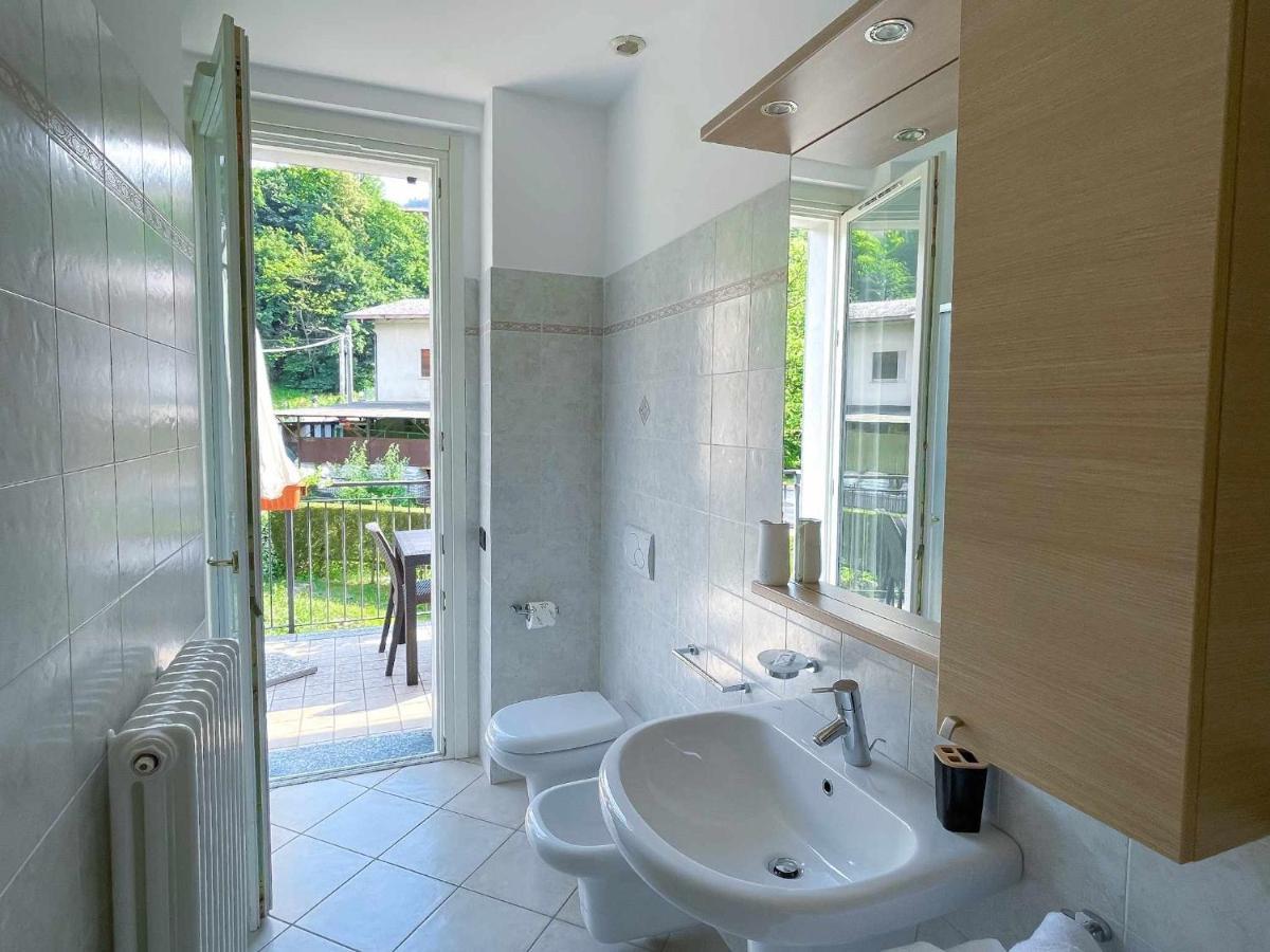 La Spiaggia Apartment Беладжо Екстериор снимка