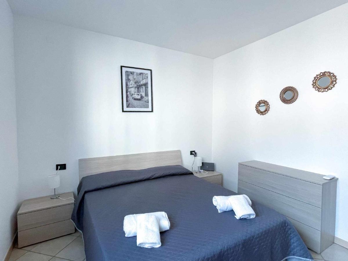 La Spiaggia Apartment Беладжо Екстериор снимка