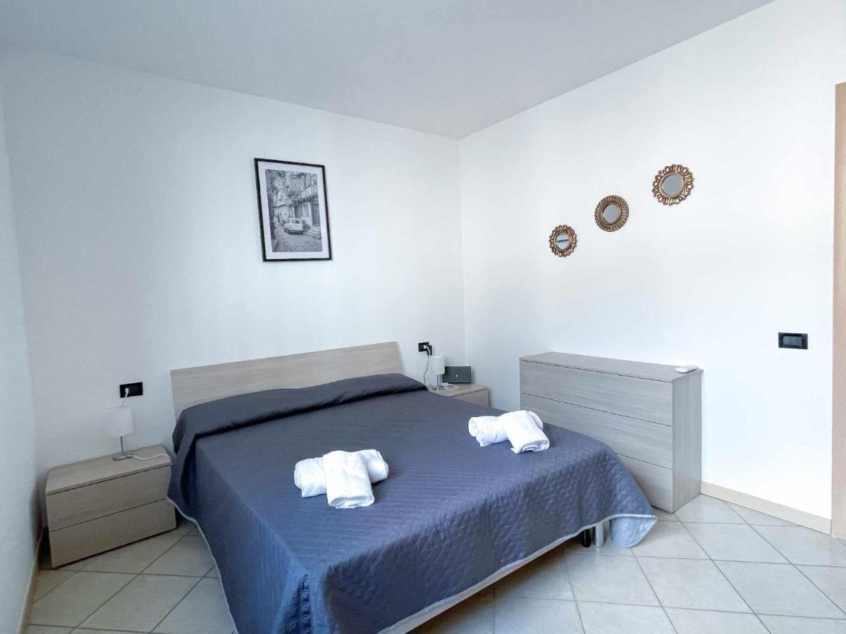 La Spiaggia Apartment Беладжо Екстериор снимка