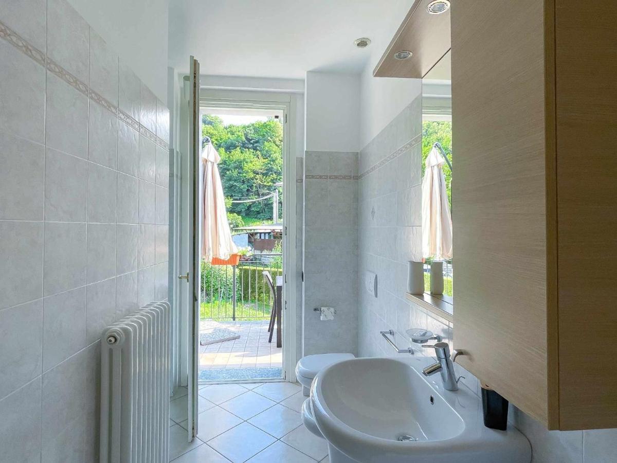 La Spiaggia Apartment Беладжо Екстериор снимка